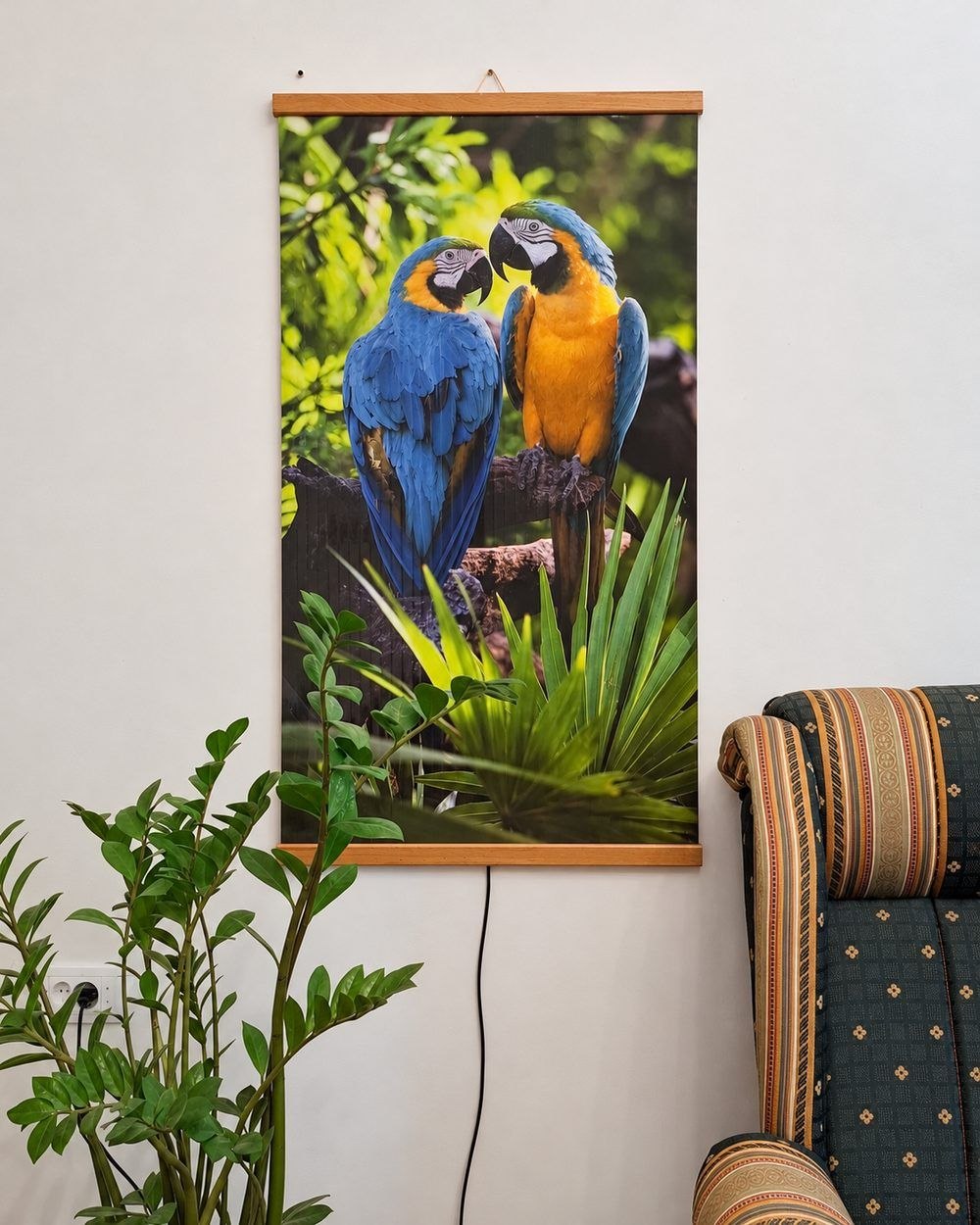 EKO-grejalica „Kućna vatra“ SAVITLJIVA 105 x 60 cm slika PAPAGAJ.
Električne zidne  EKOLOŠKE grejalice u obliku slika